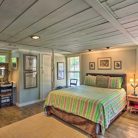Historic Fort Worth Cottage With Shared Pool! Exterior photo
